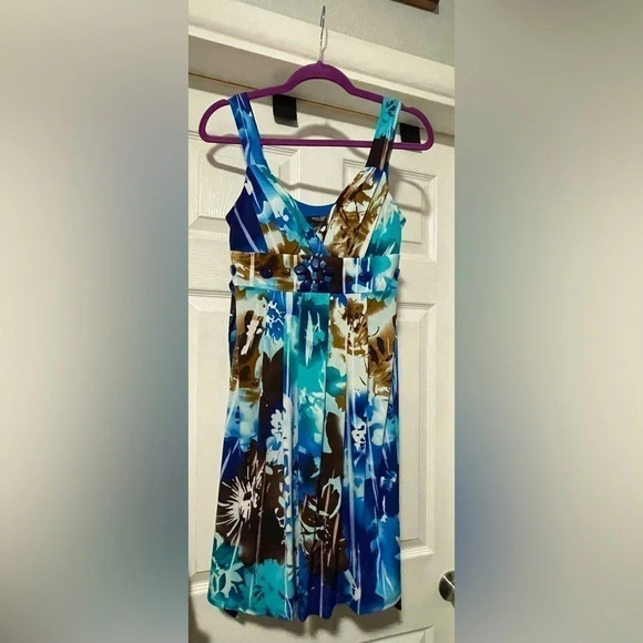 Bisou Bisou Dress with tie back - Picture 1 of 6